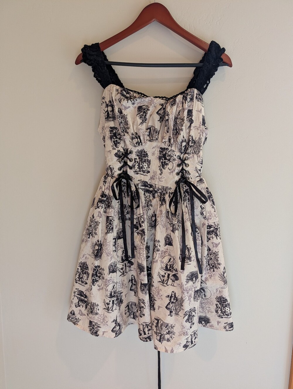 Thorn & Fable Hot Topic Through The Looking-Glass Lace-Up Babydoll Medium